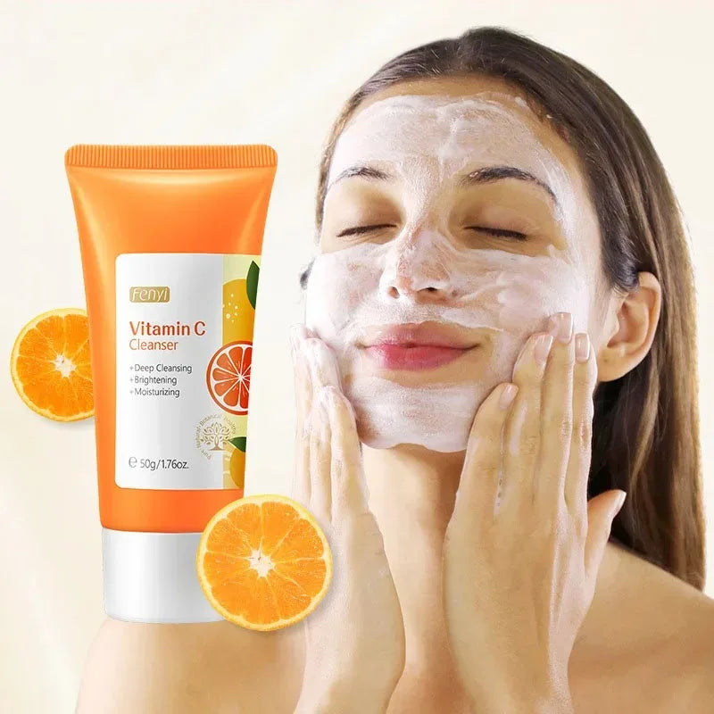 Sabonete facial com vitamina C para limpeza profunda, hidratação e remoção de cravos. Ideal para cuidados com a pele. Espuma de limpeza facial.